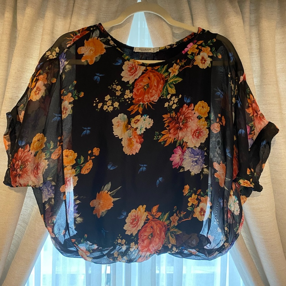 Made in Italy floral silk top. Size S